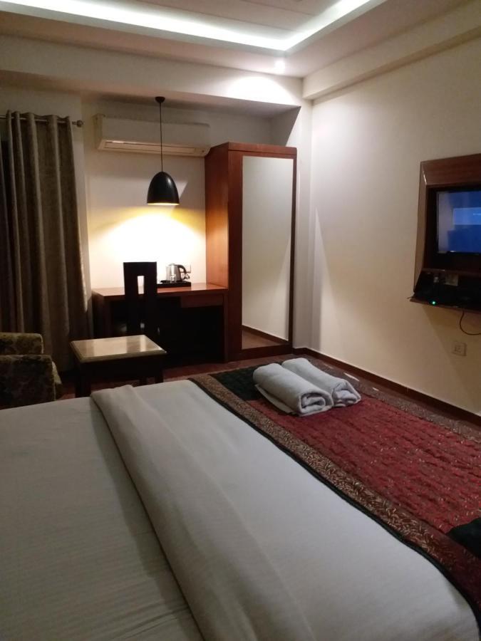 Hotel Lohias Delhi Airport ニューデリー エクステリア 写真