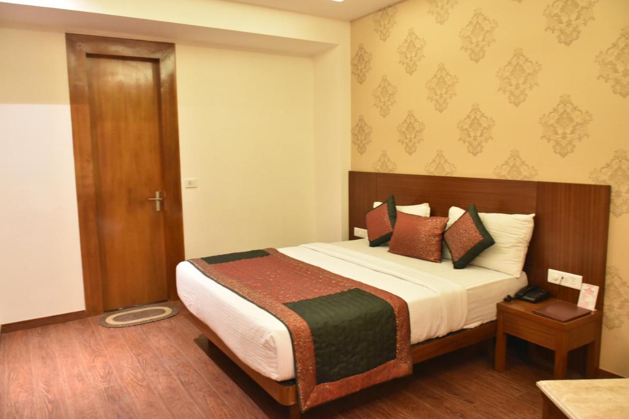 Hotel Lohias Delhi Airport ニューデリー エクステリア 写真