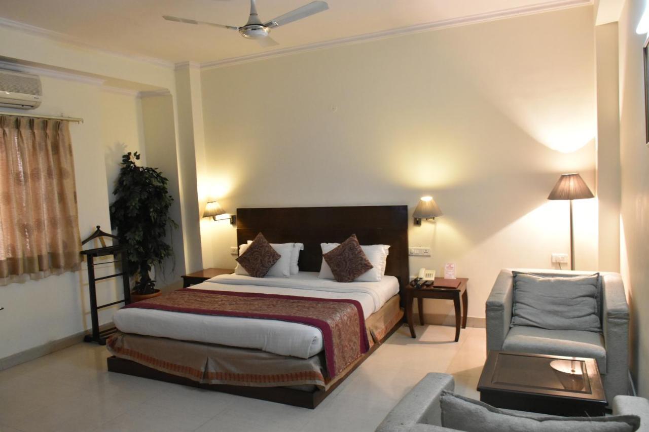Hotel Lohias Delhi Airport ニューデリー エクステリア 写真