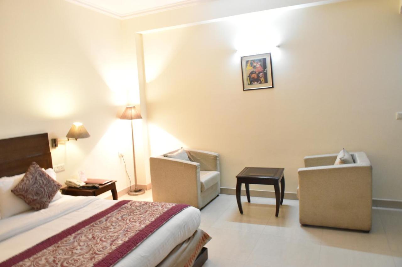 Hotel Lohias Delhi Airport ニューデリー エクステリア 写真