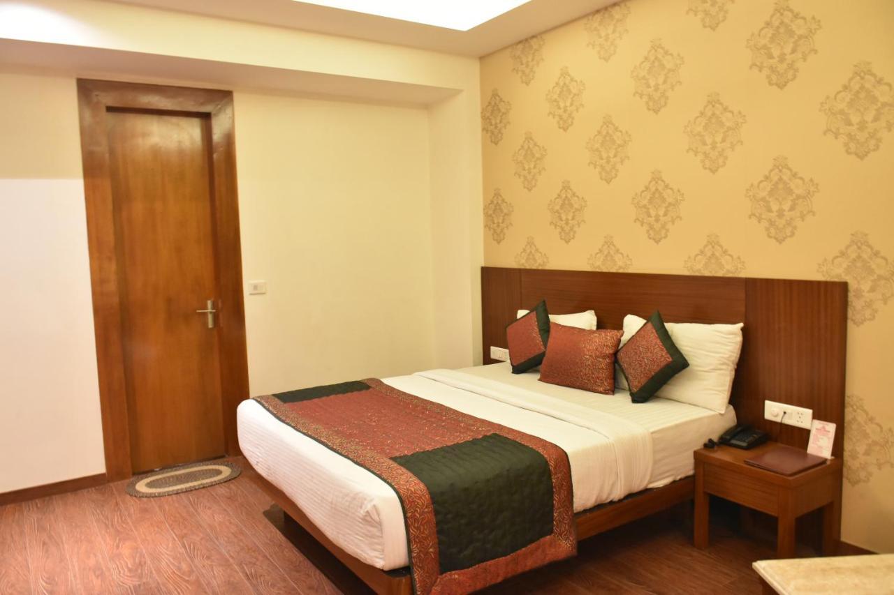 Hotel Lohias Delhi Airport ニューデリー エクステリア 写真