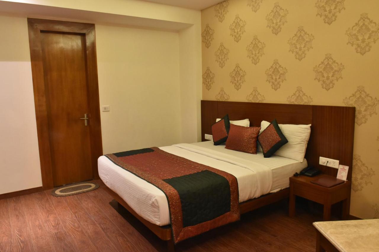 Hotel Lohias Delhi Airport ニューデリー エクステリア 写真
