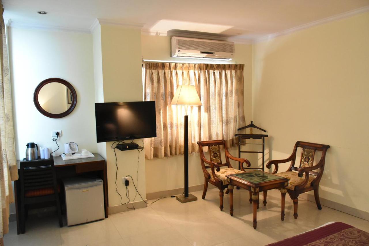 Hotel Lohias Delhi Airport ニューデリー エクステリア 写真