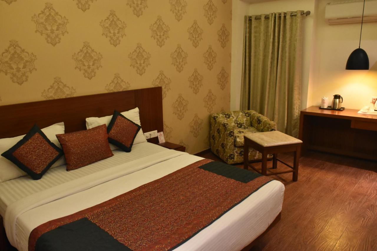 Hotel Lohias Delhi Airport ニューデリー エクステリア 写真